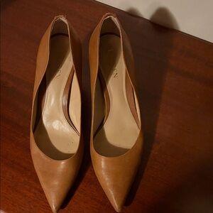 Lauren Ralph Lauren Pointed-Toe Leather Pumps in Tan